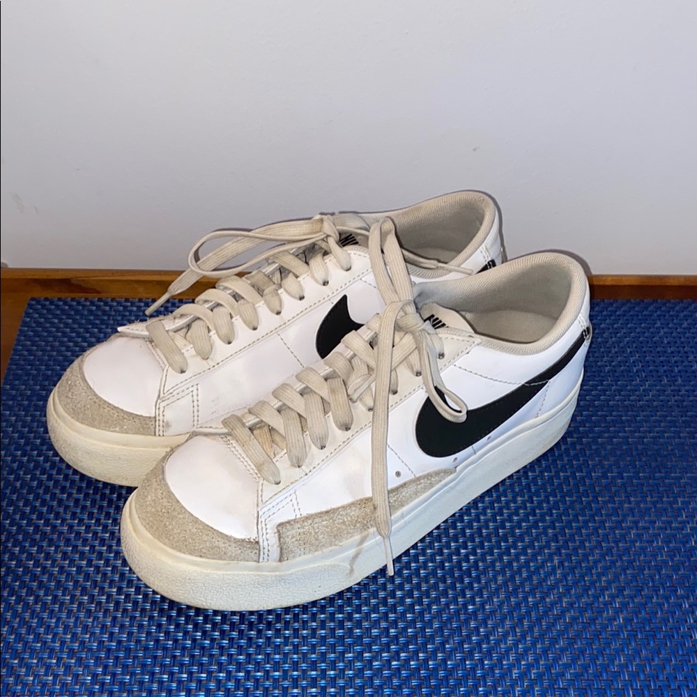 Nike women’s blazer platform low, sz.  8